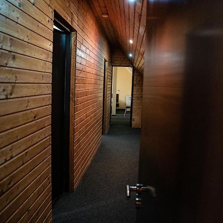 Casa Gorjeneasca Hotel Târgu Jiu Екстериор снимка