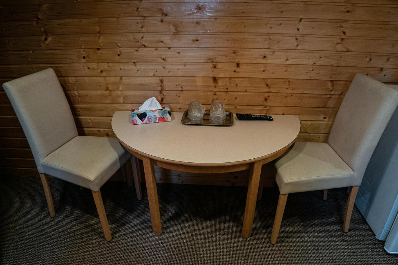 Casa Gorjeneasca Hotel Târgu Jiu Екстериор снимка