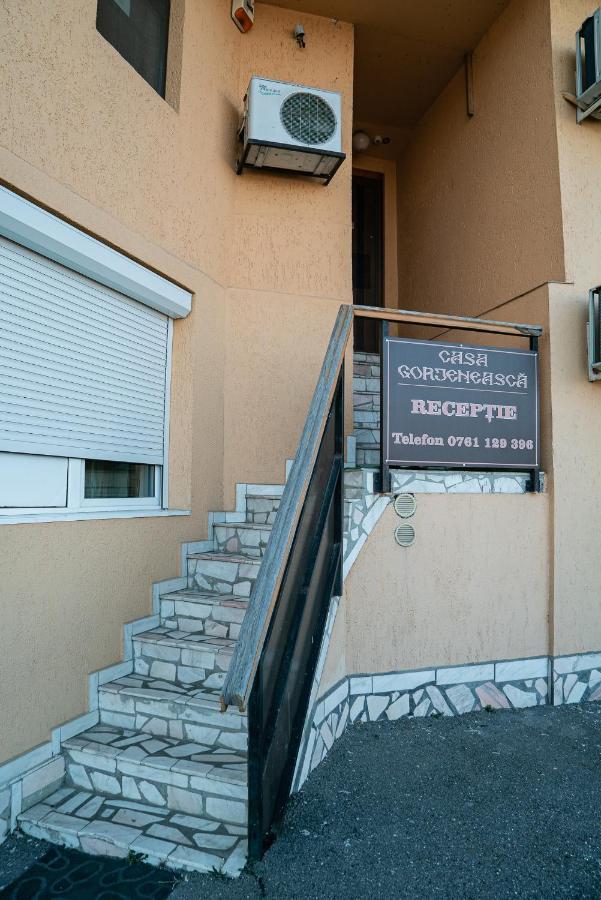 Casa Gorjeneasca Hotel Târgu Jiu Екстериор снимка